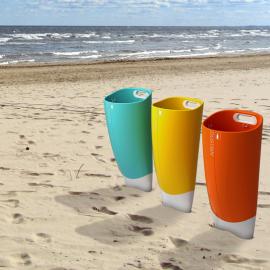 海滩垃圾桶