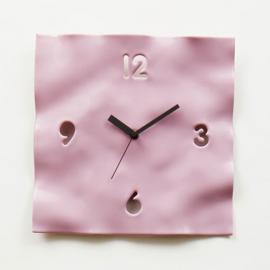 K-studio造型扭曲的时钟