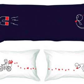 最窝心的情人节礼物：情侣枕头