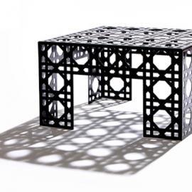 Lee Walsh设计：新版藤条感钢制桌子