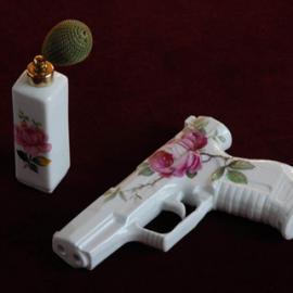 青花瓷的温柔与暴力