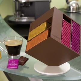 简单时尚的巧克力方块盒