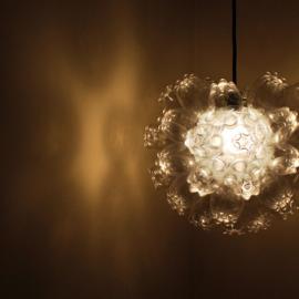 用可乐瓶设计的绚丽灯具