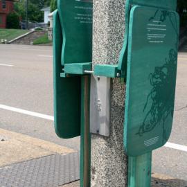 Catherine Pena 设计的巴士长椅