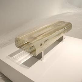 消失的椅子和凳子