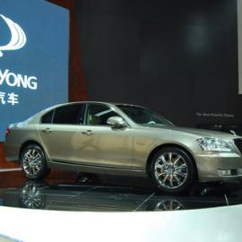 每辆车都上千万 令人失控的超级E4展馆