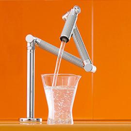 Kohler Karbon，可调整关节厨房水龙头