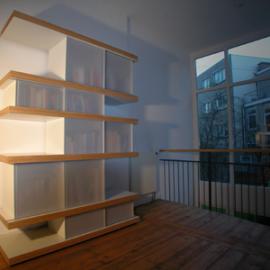 具有很好防潮功能书柜