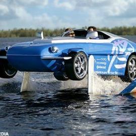 瑞士推出水陆两用跑车