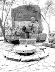 草根现代性的升华-走进台湾朱铭美术馆