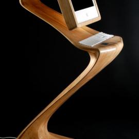 另类电脑桌――内嵌苹果电脑