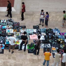 “8零年代”艺展作品报道(组图）