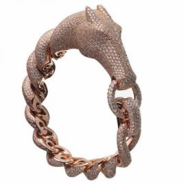 爱马仕推出“马年”主题首饰 设计夸张夺眼球