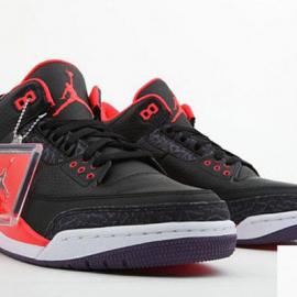 Air Jordan III Crimson 经典和复古上架开售