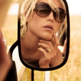 Louis Vuitton2010箱包广告摄影