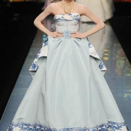 中国传统元素渗入西方―女装礼服设计