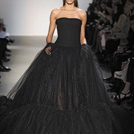 2011巴黎Giambattista Valli时装秀 骄傲的黑天鹅