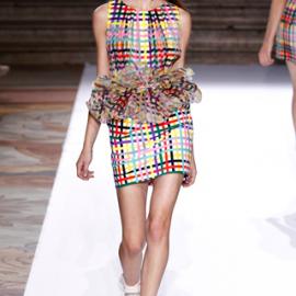 Commuun 2011 --巴黎春夏 女装成衣