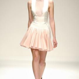 David Koma 2011 S/S RTW (二)白色粉色系列