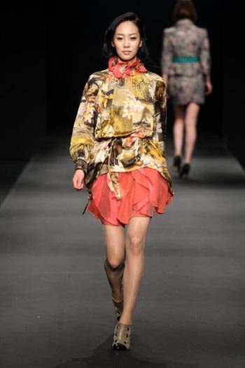 首尔时装周2010/2011秋冬LlLYCOMES发布