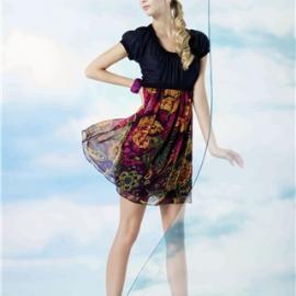 清纯模特云中漫步演绎雅莹 2010 春夏新装