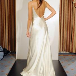 优雅天鹅，2010 秋冬婚纱时装周最美背影盘点