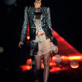 2010 S/S RTW 春夏女装成衣 -- John Galliano