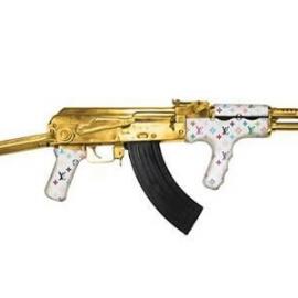 看奢侈大牌如何玩“军火”