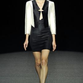 2009 S/S RTW 春夏女装成衣 -- Bruno Pieters