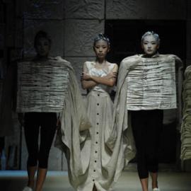 中国国际时装周：丁勇发布会《记录》 时装盒子秀