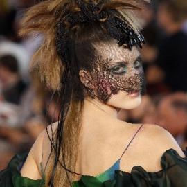 拉克鲁瓦秋冬高级定制服发布