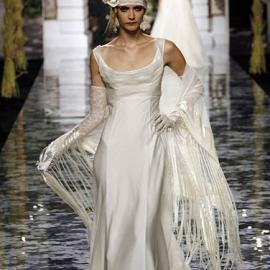 婚纱：巴塞罗那婚纱周新派婚纱登场