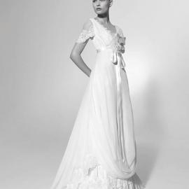 christian lacroix婚纱 华丽“袖”情