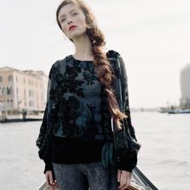 大牌经典女装推崇简洁优雅风格