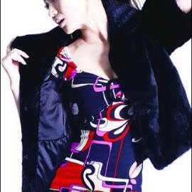 阿朵惹火 冬季比基尼燃情诱惑