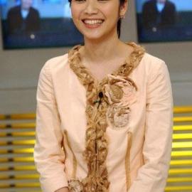 美女主播侯佩岑的8款OL入冬装扮