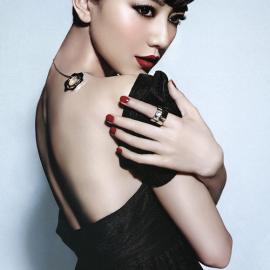 高圆圆带你品位复古“小黑裙”的华丽新貌