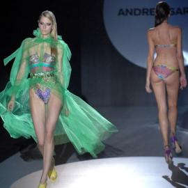 马德里时装周：流光异彩泳装内衣秀