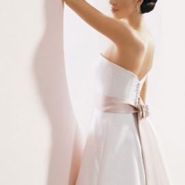 mikaella婚纱 缠出“腰”娆多姿