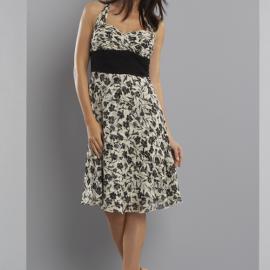 跳脱花色 穿出黑白色连衣裙的精彩