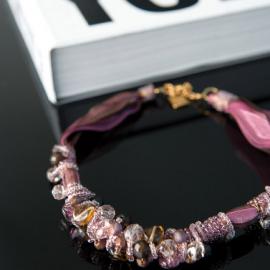 精致首饰单品 成为晚会中的焦点