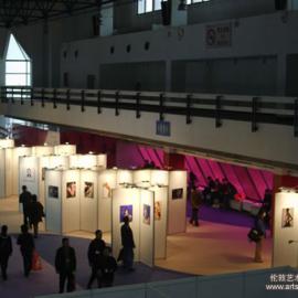 伦敦艺术大学时尚摄影作品亮相中国国际服装博览会