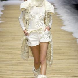 秋季流行色预测 D&G白色女装童话