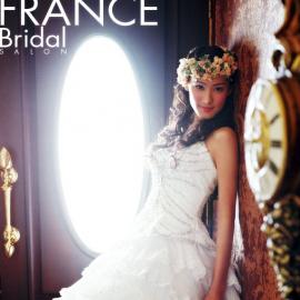 绝色清纯 玉女梁洛施婚纱秀(组图)