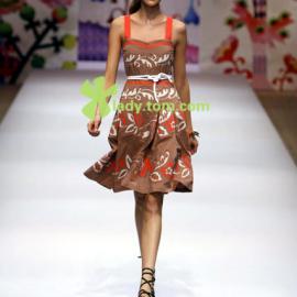 06春夏Cacharel新品 演绎花房姑娘