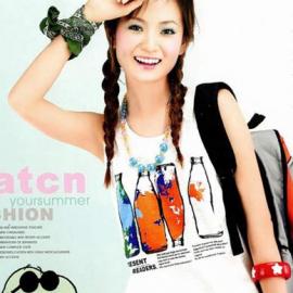 热力小背心与阳光争俏 06年夏季潮流