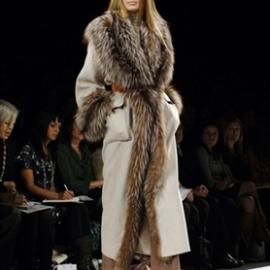 组图：名师之作尽展秋装时尚元素