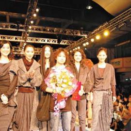 "虎门杯"女装设计大赛 《魅影》折桂(图)