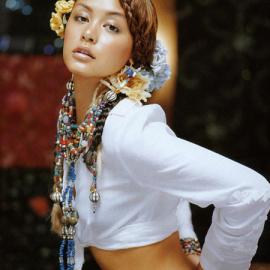 民族时装风 引导潮流变幻