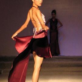 组图：广西艺术学院举行服装设计作品展示会